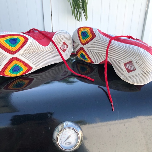 Nike Kyrie 3 “University Red” Signature Red Suede - Picture 5 of 8